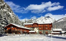 Le Rocher Hotel