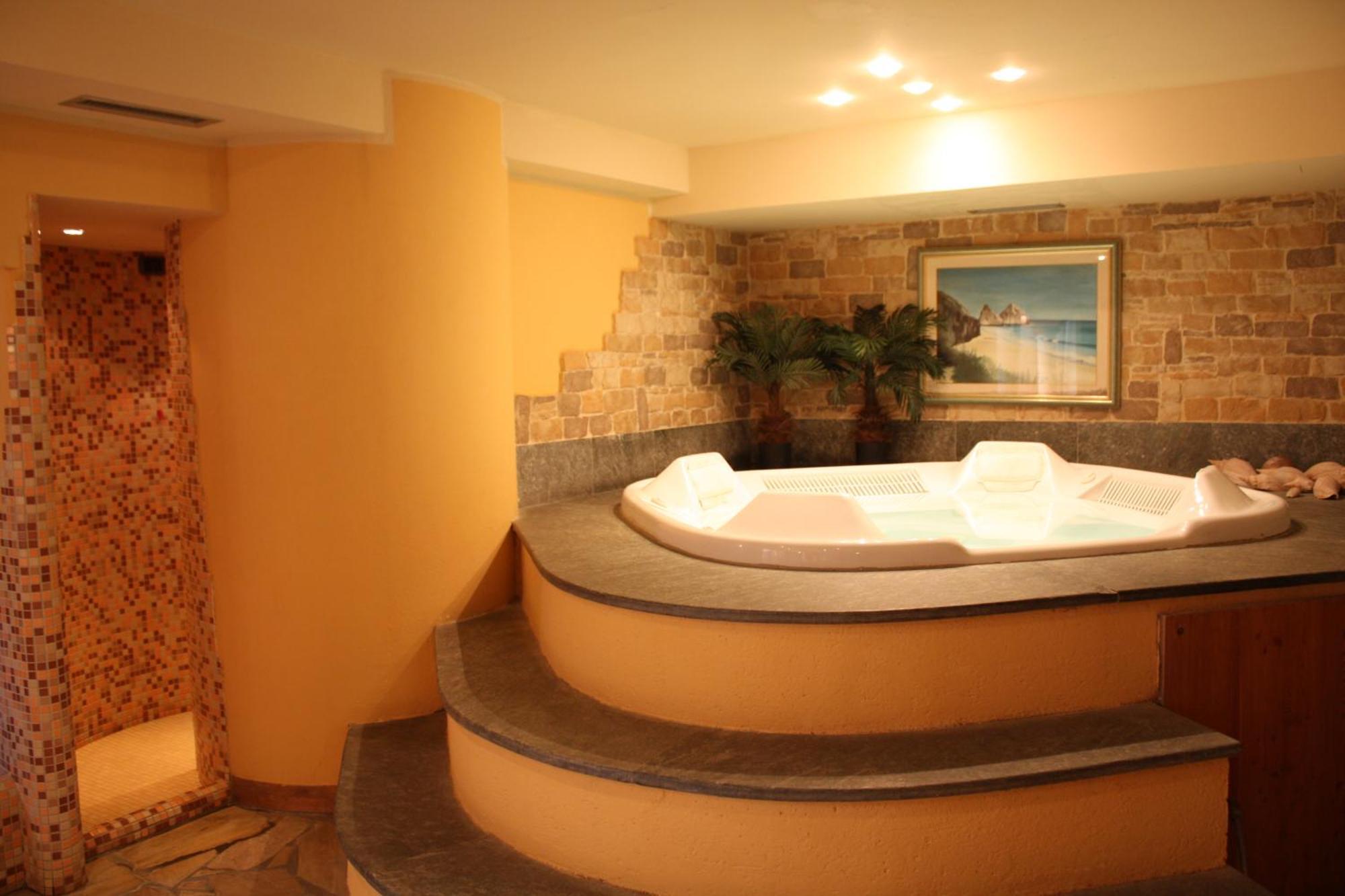 Le Rocher Hotel Champoluc Extérieur photo