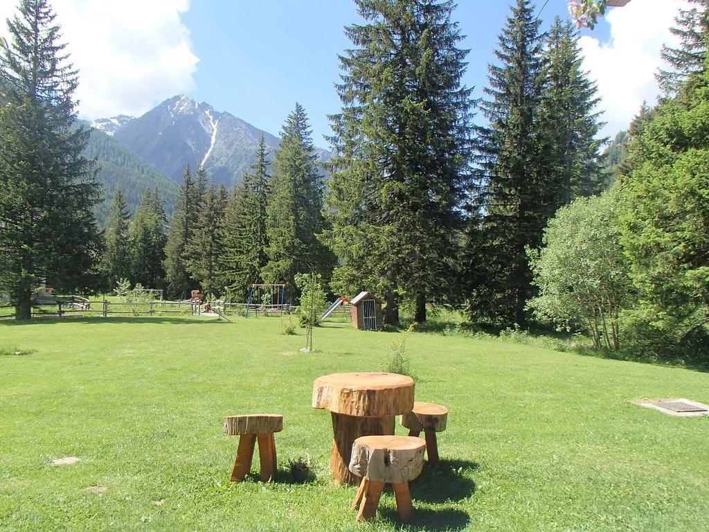 Le Rocher Hotel Champoluc Extérieur photo