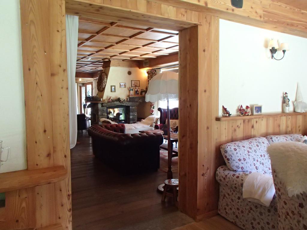 Le Rocher Hotel Champoluc Extérieur photo