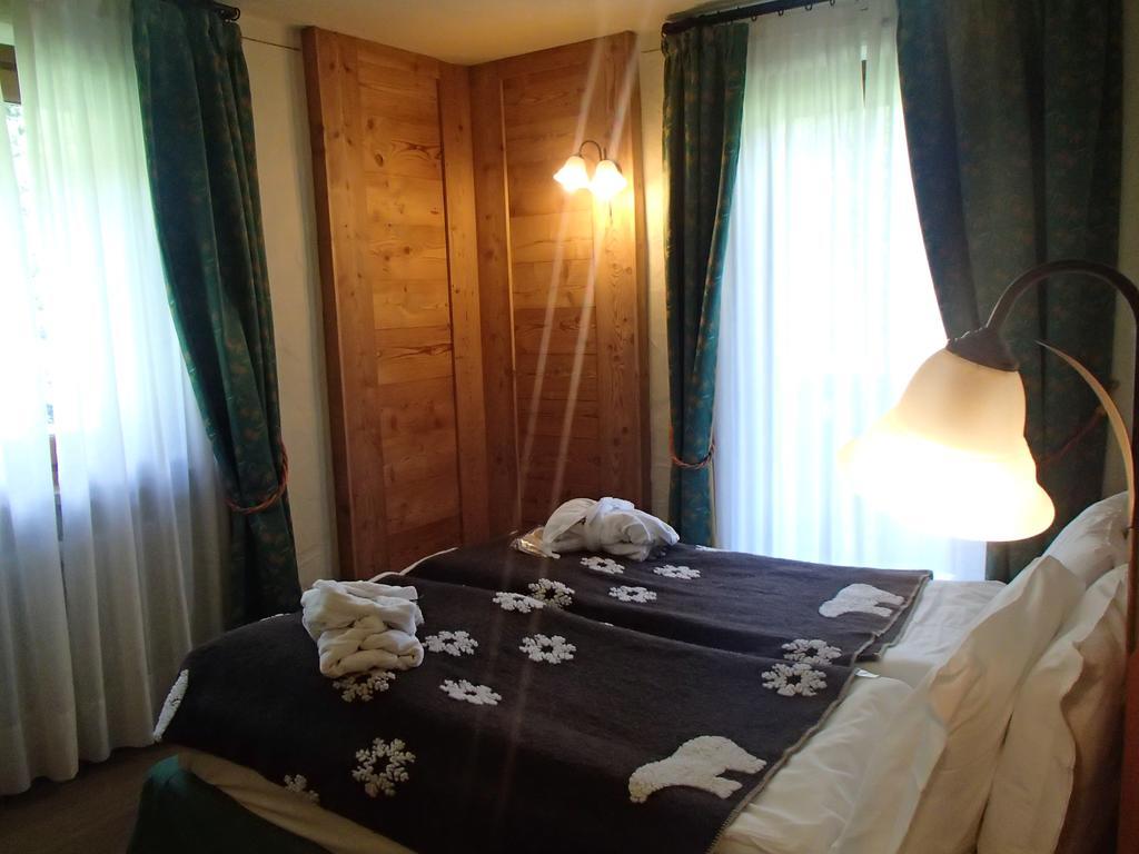 Le Rocher Hotel Champoluc Extérieur photo
